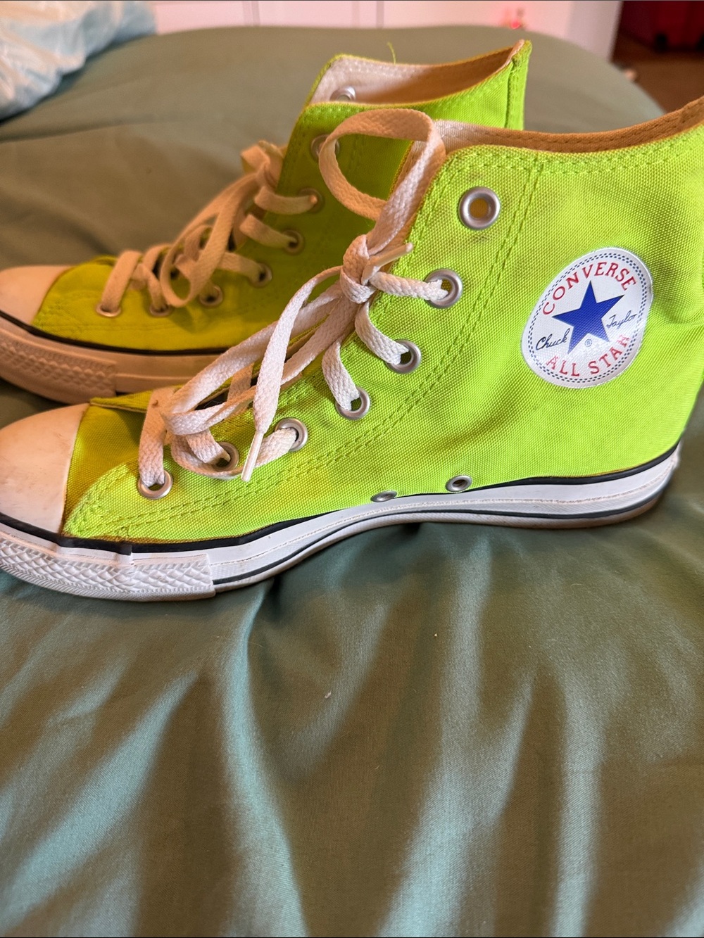 Women’s 8 Converse High Top Sneakers in Neon Lime
